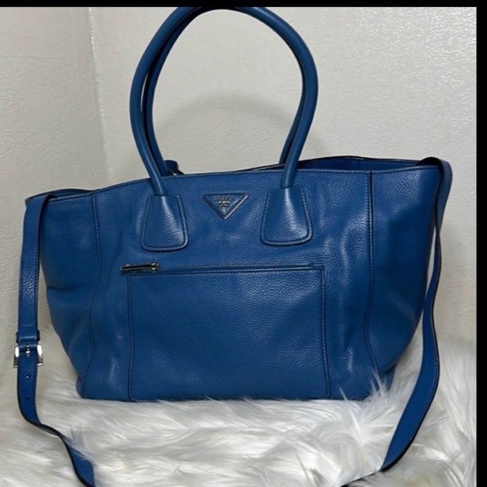 💯 Authentic Prada Tote Handbag Two Way🍀